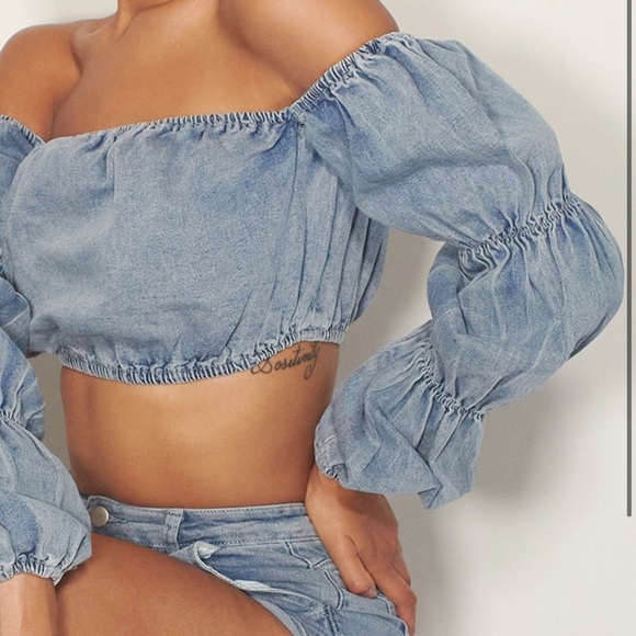 Light Blue Wash Layered Puff Sleeve Denim Crop Top - Picture 3 of 8